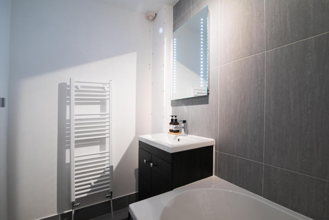Immaculate 3 Bed House - Stunning Balcony Views Apartment Matlock  Luaran gambar