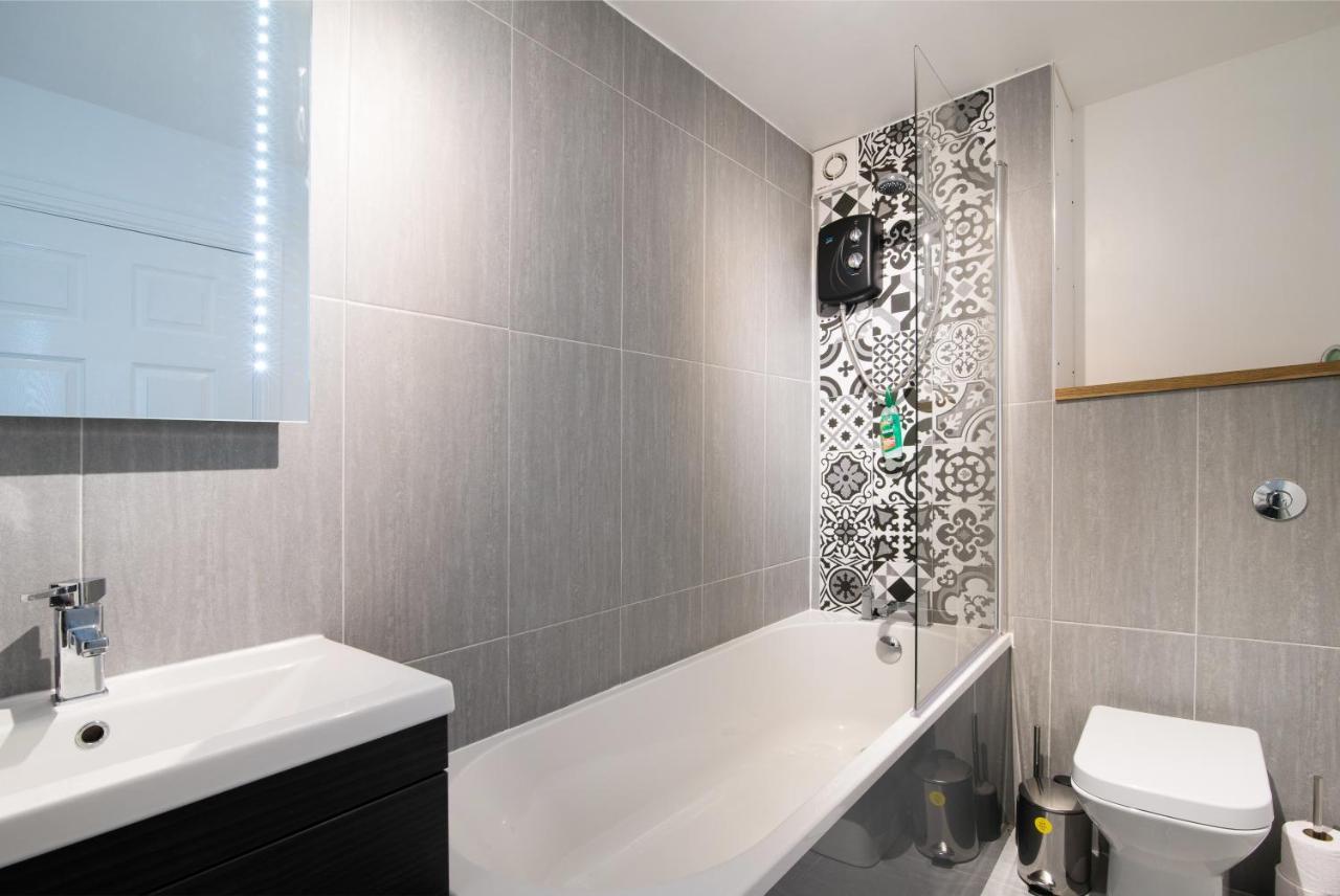 Immaculate 3 Bed House - Stunning Balcony Views Apartment Matlock  Luaran gambar